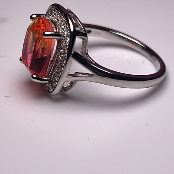 Beautiful Color Changing Stone with Halo  Fashion Ring  Size 7 - Picture 3 of 8